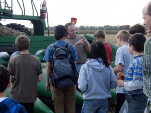 Chicago students visit popcorn farm
